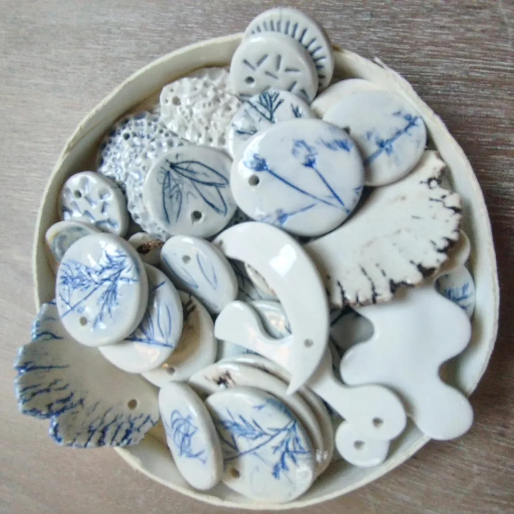 Médaillons de porcelaine